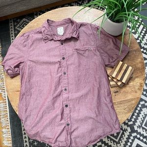 Voyager button up in mint condition size medium